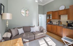 1 Minute From Sloane Square Homm Walkable To Harrods And Kings Road